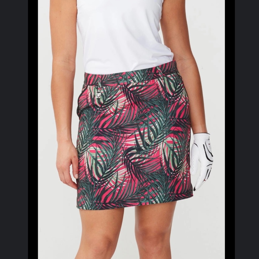 RÖHNISCH KIA GOLF SKORT IN PALM FUCHSIA 40